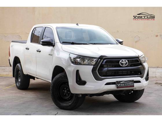 TOYOTA HILUX 2.8 D-4D TURBO DIESEL CD POWER PACK 4X4 MANUAL